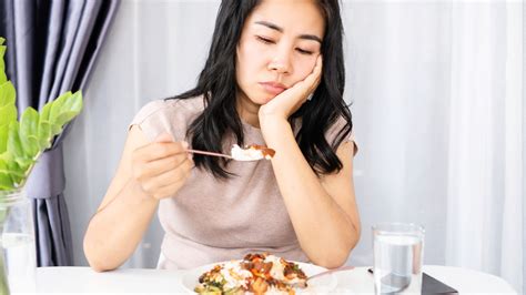 食欲がないとき 無理に食べない ～心と体の声に耳を傾ける～